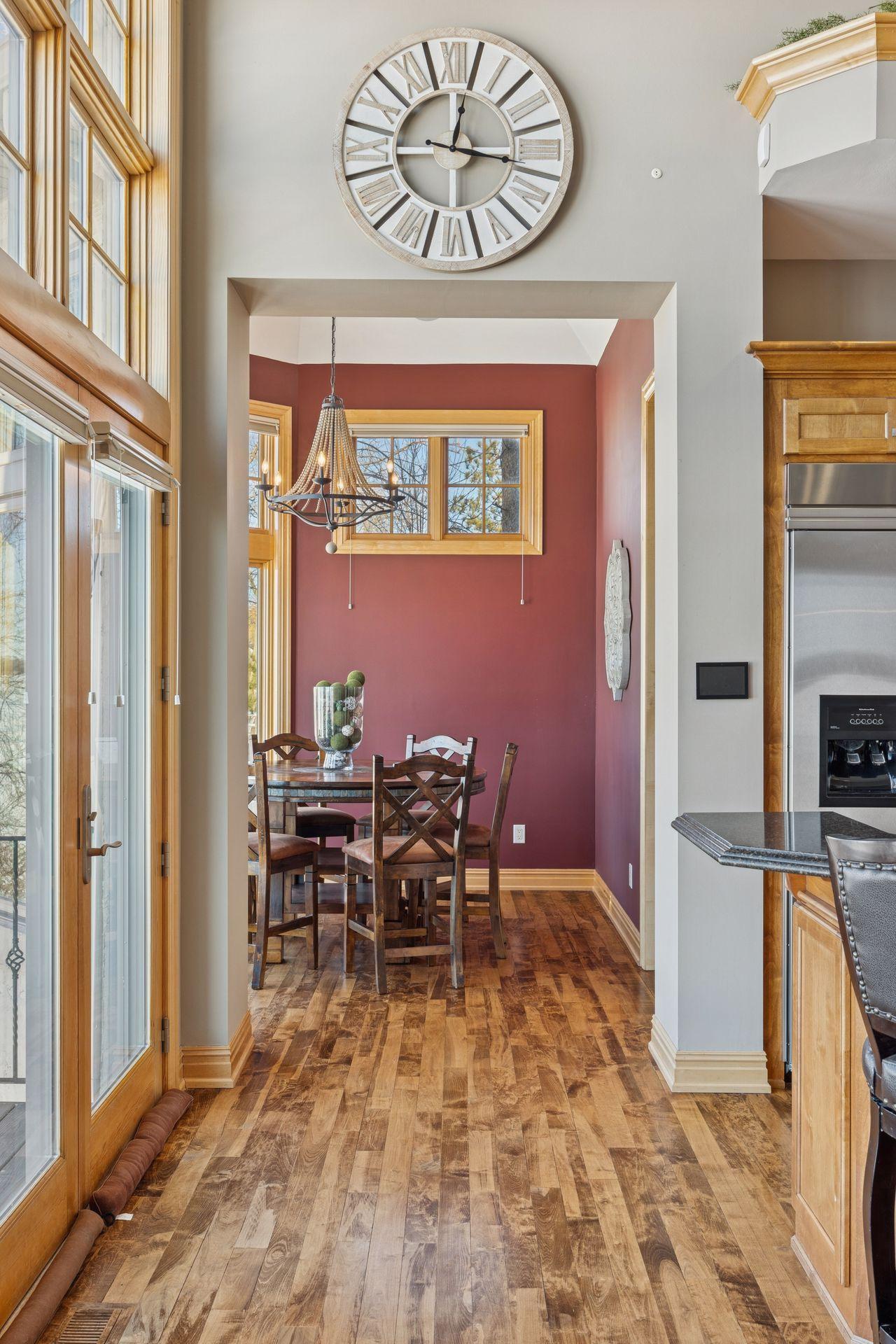 22620 Hayward Avenue N