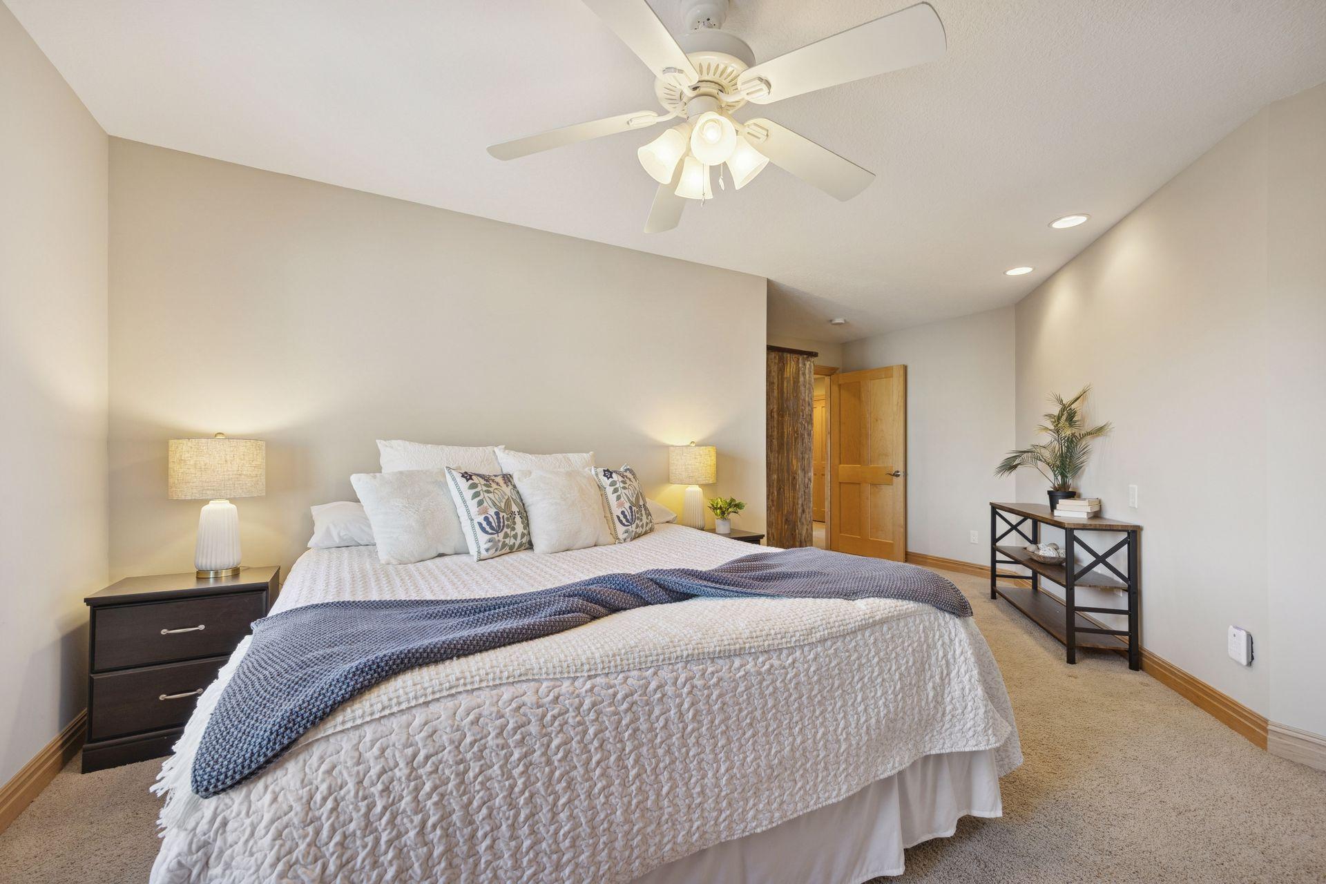 22620 Hayward Avenue N