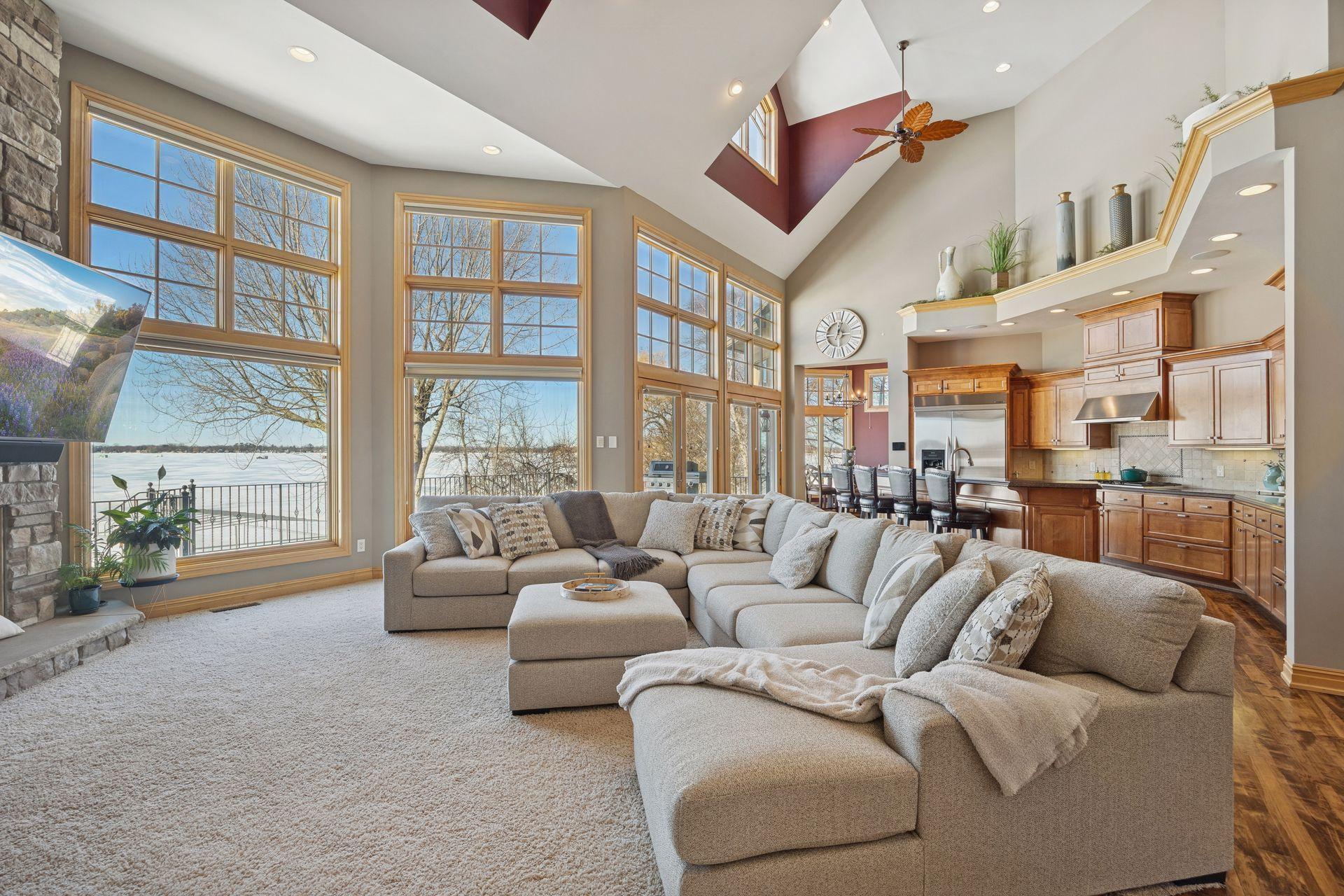 22620 Hayward Avenue N