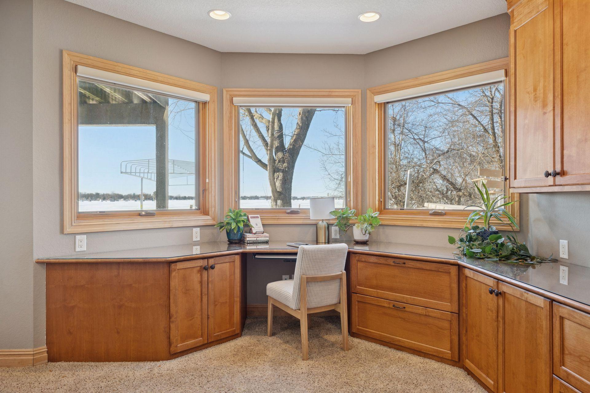 22620 Hayward Avenue N