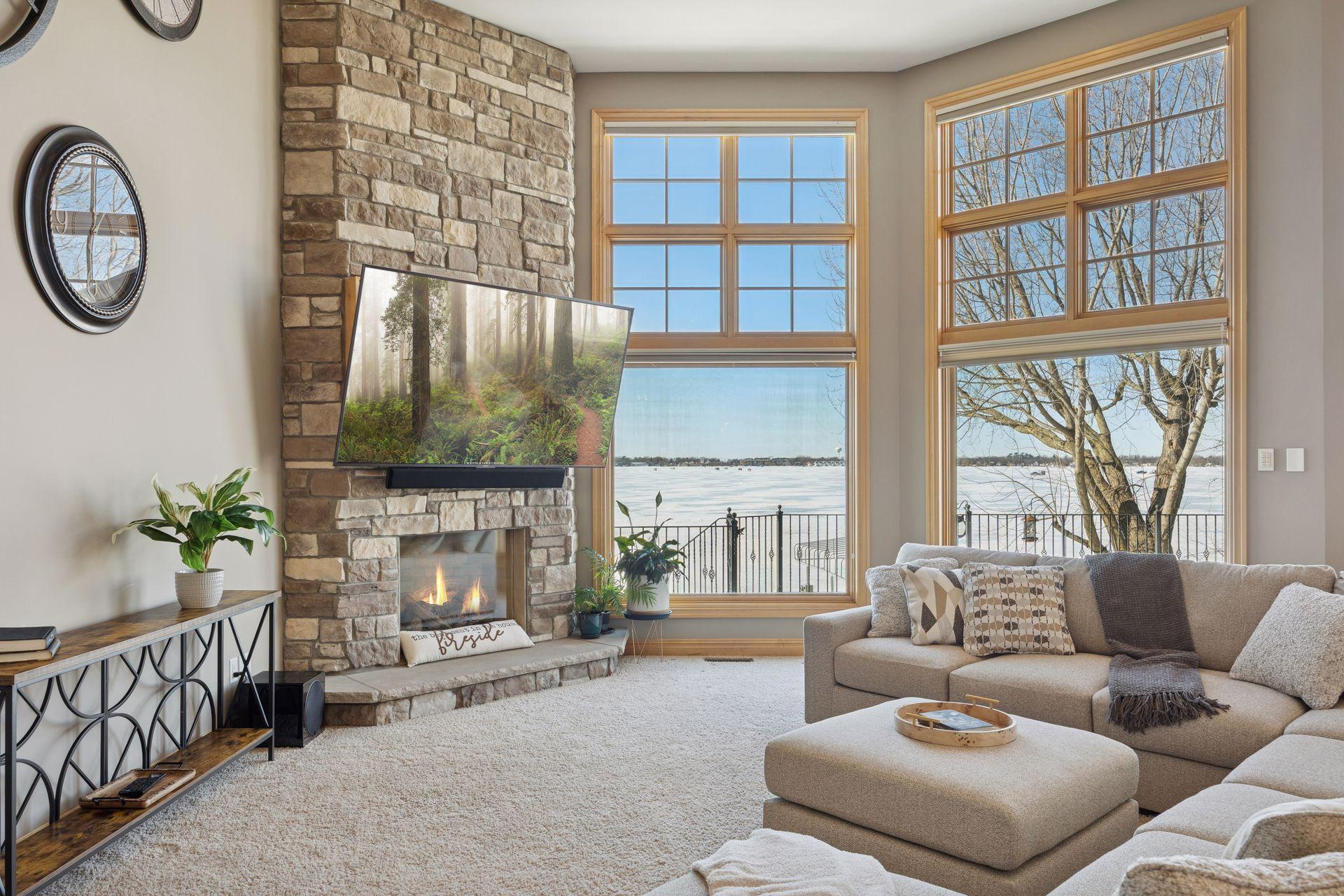 22620 Hayward Avenue N