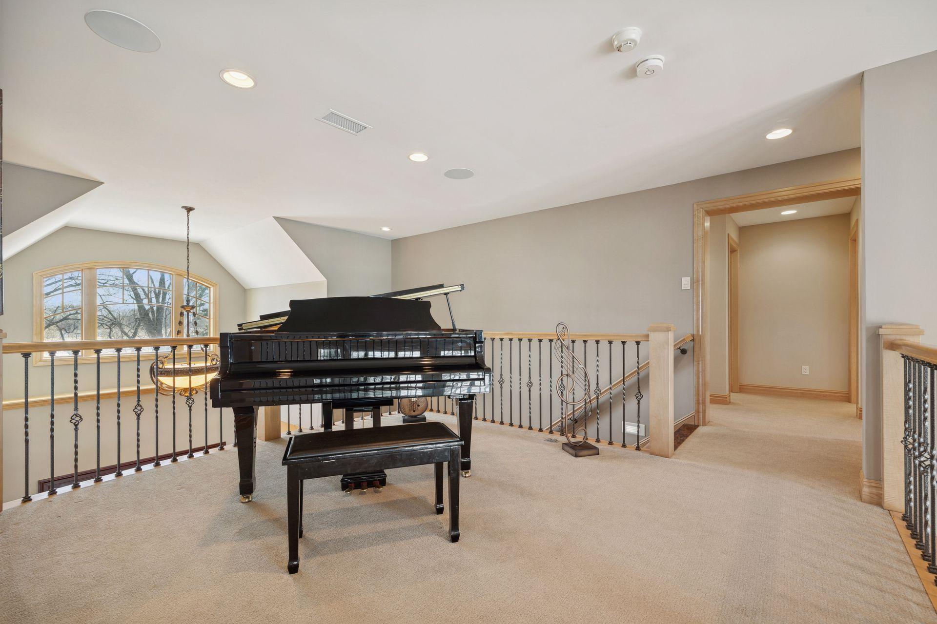 22620 Hayward Avenue N