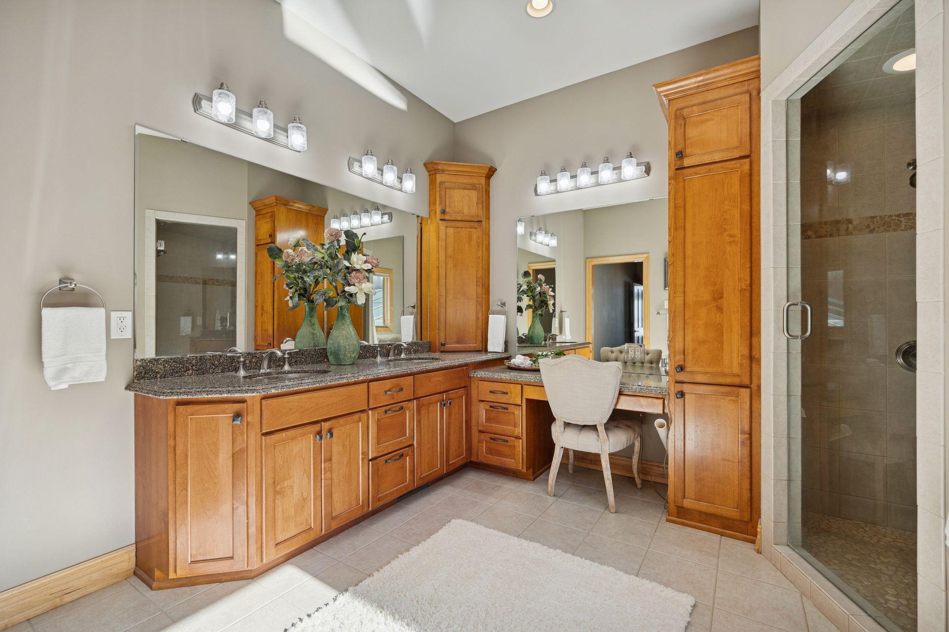 22620 Hayward Avenue N