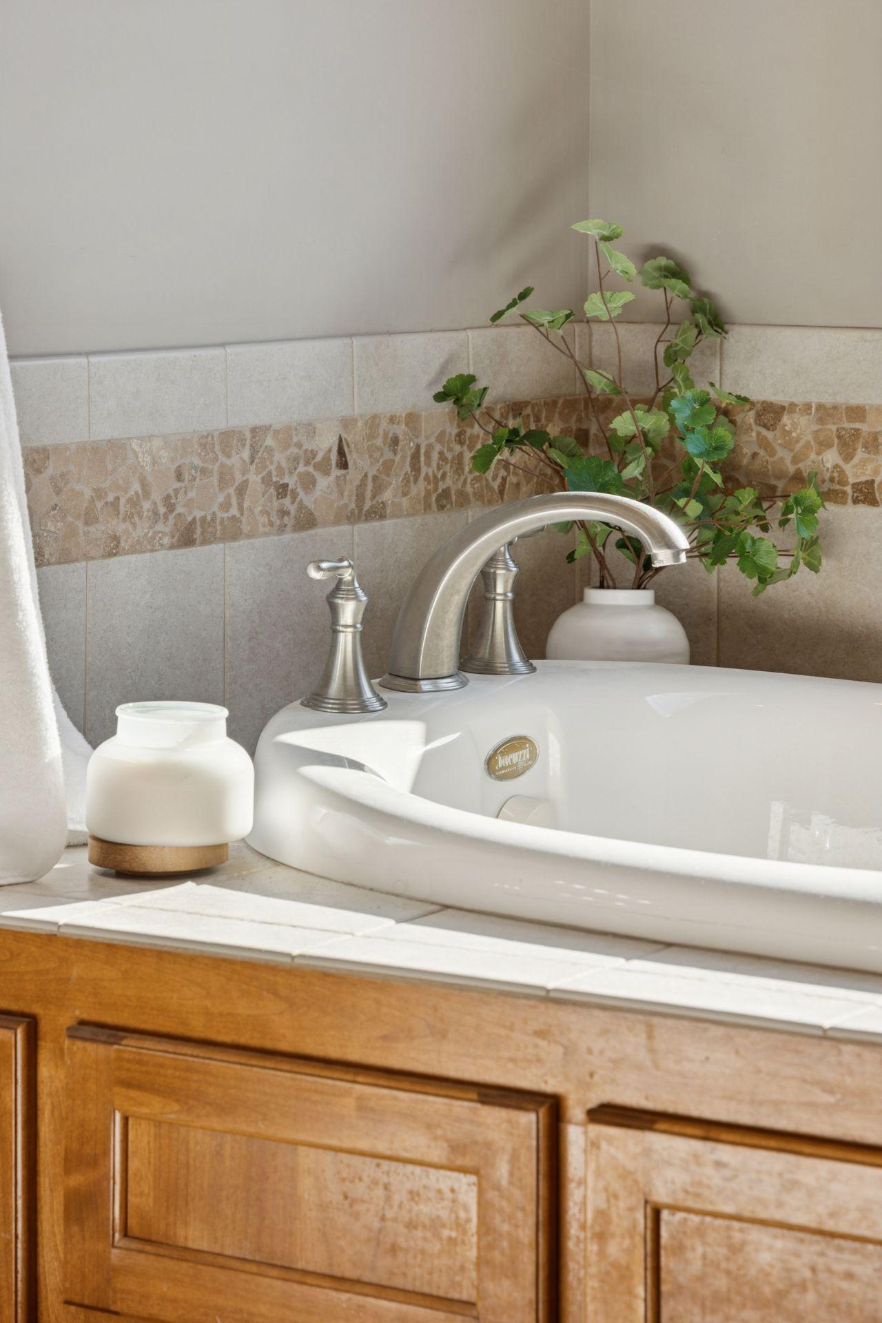 22620 Hayward Avenue N