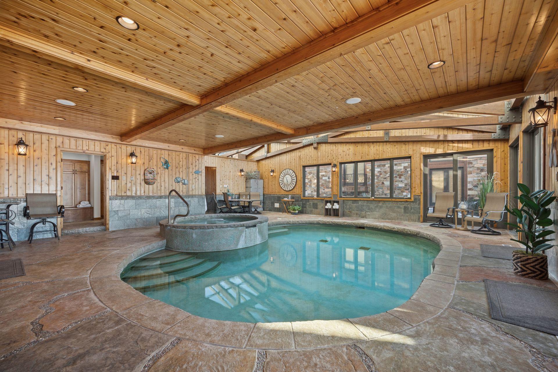 22620 Hayward Avenue N