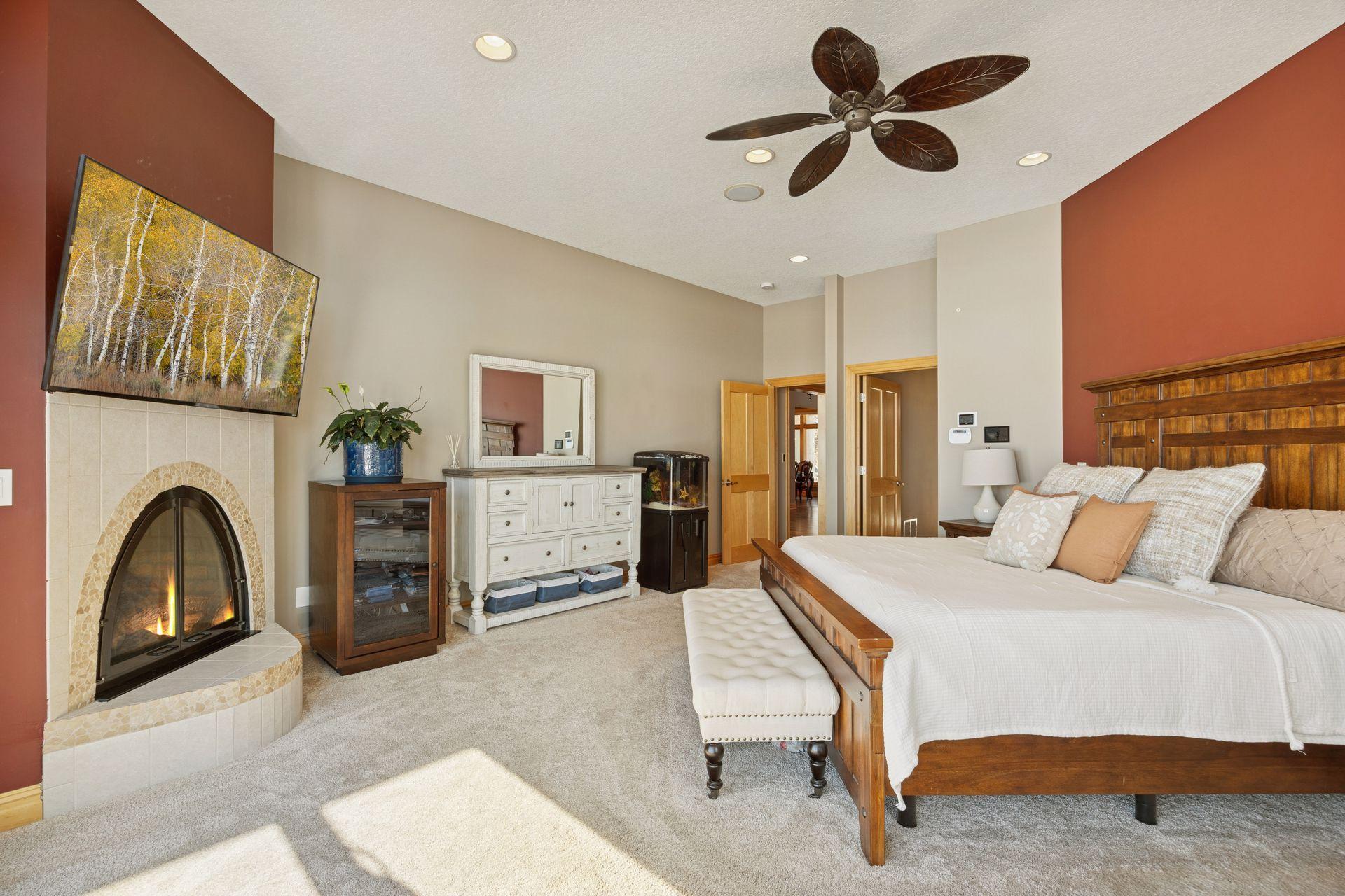 22620 Hayward Avenue N