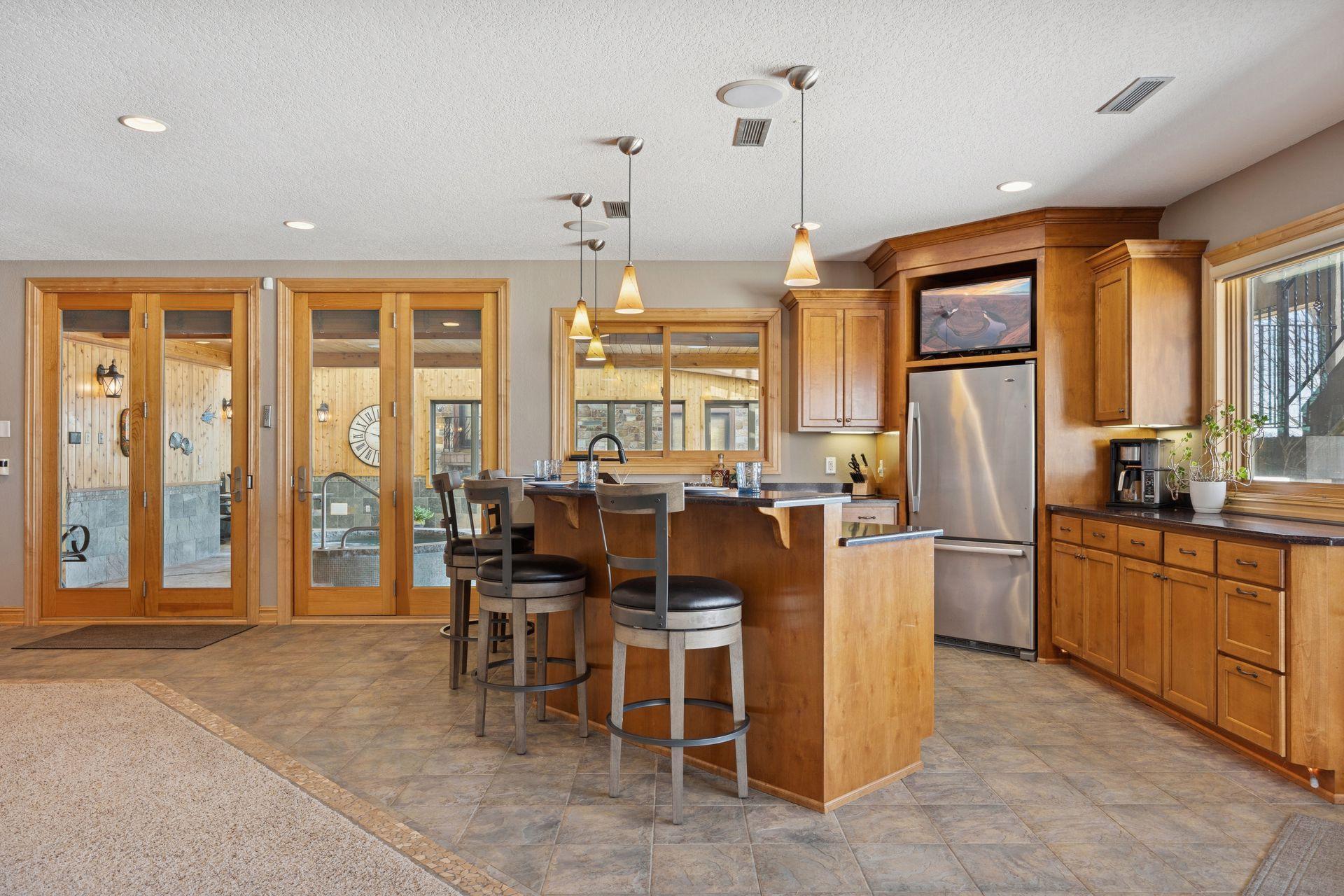 22620 Hayward Avenue N