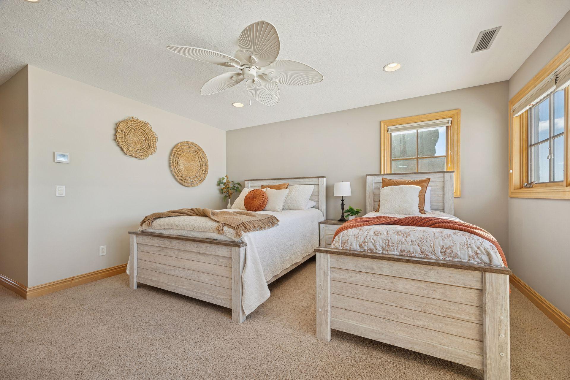 22620 Hayward Avenue N