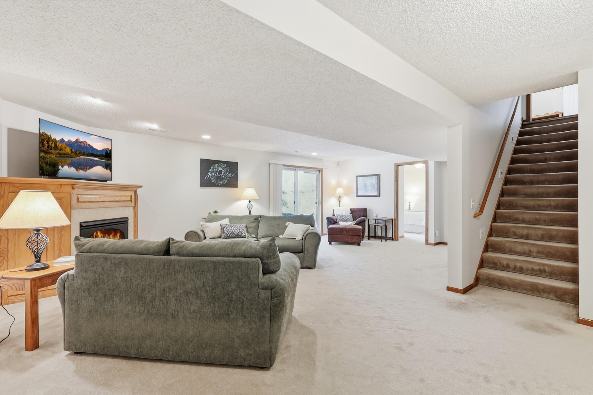 3420 N View Bay