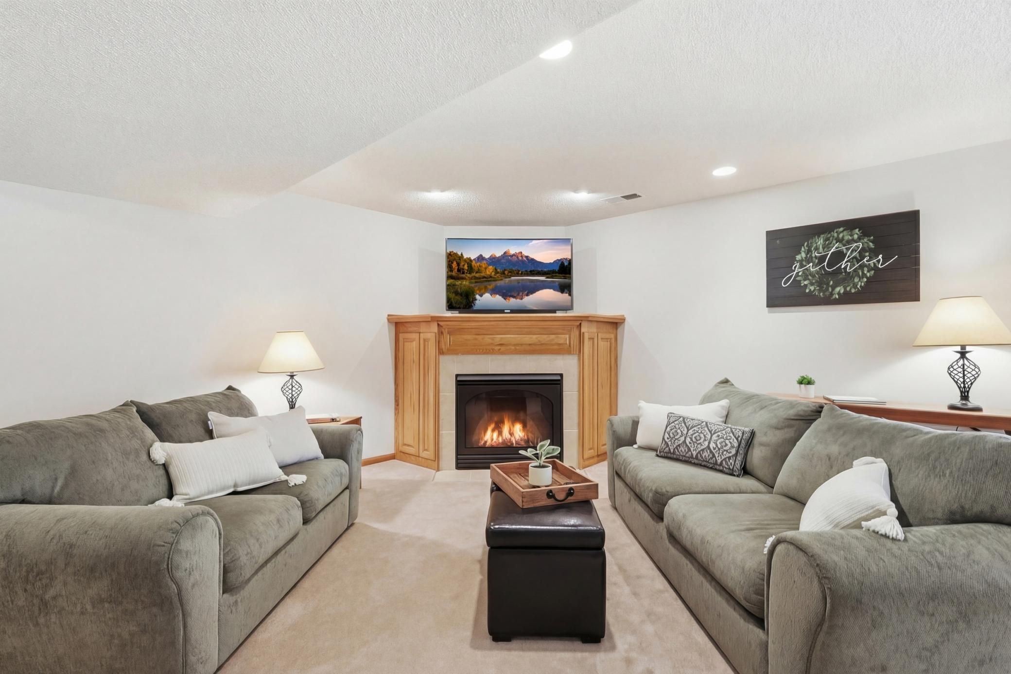 3420 N View Bay