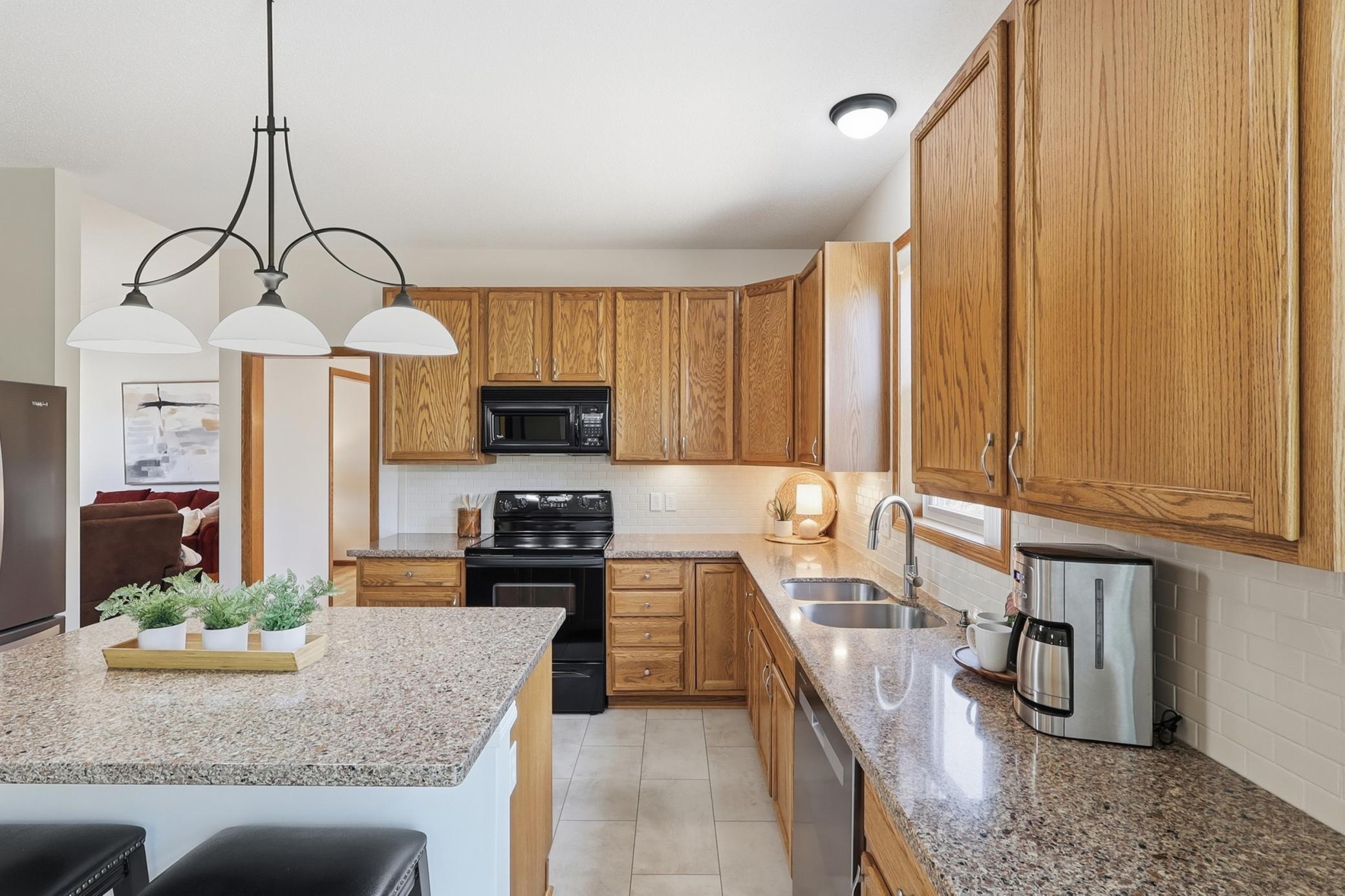 3420 N View Bay
