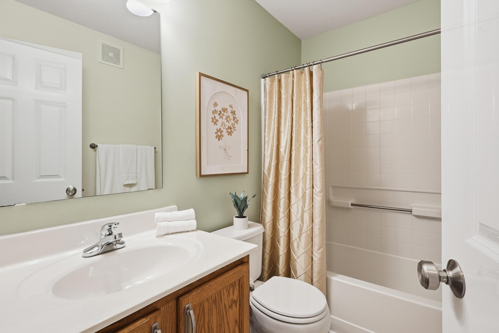 3420 N View Bay
