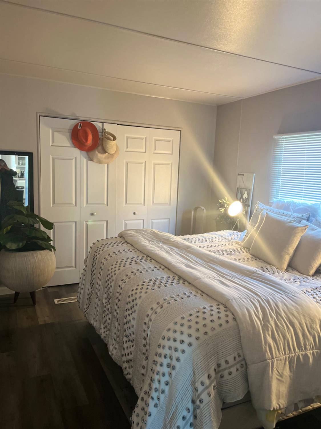 9060 Auburn Folsom Rd 45