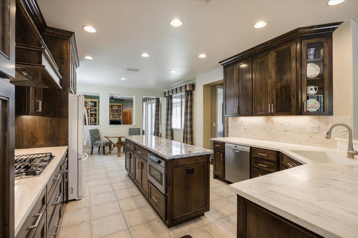 5742 Palmera Lane