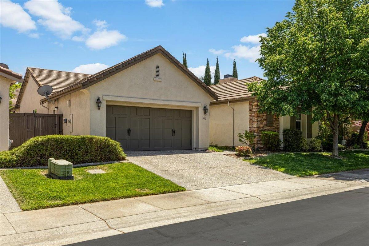 5742 Palmera Lane