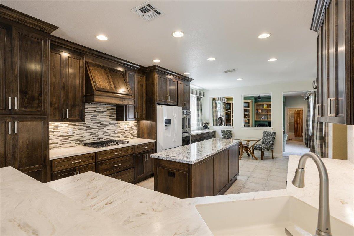 5742 Palmera Lane