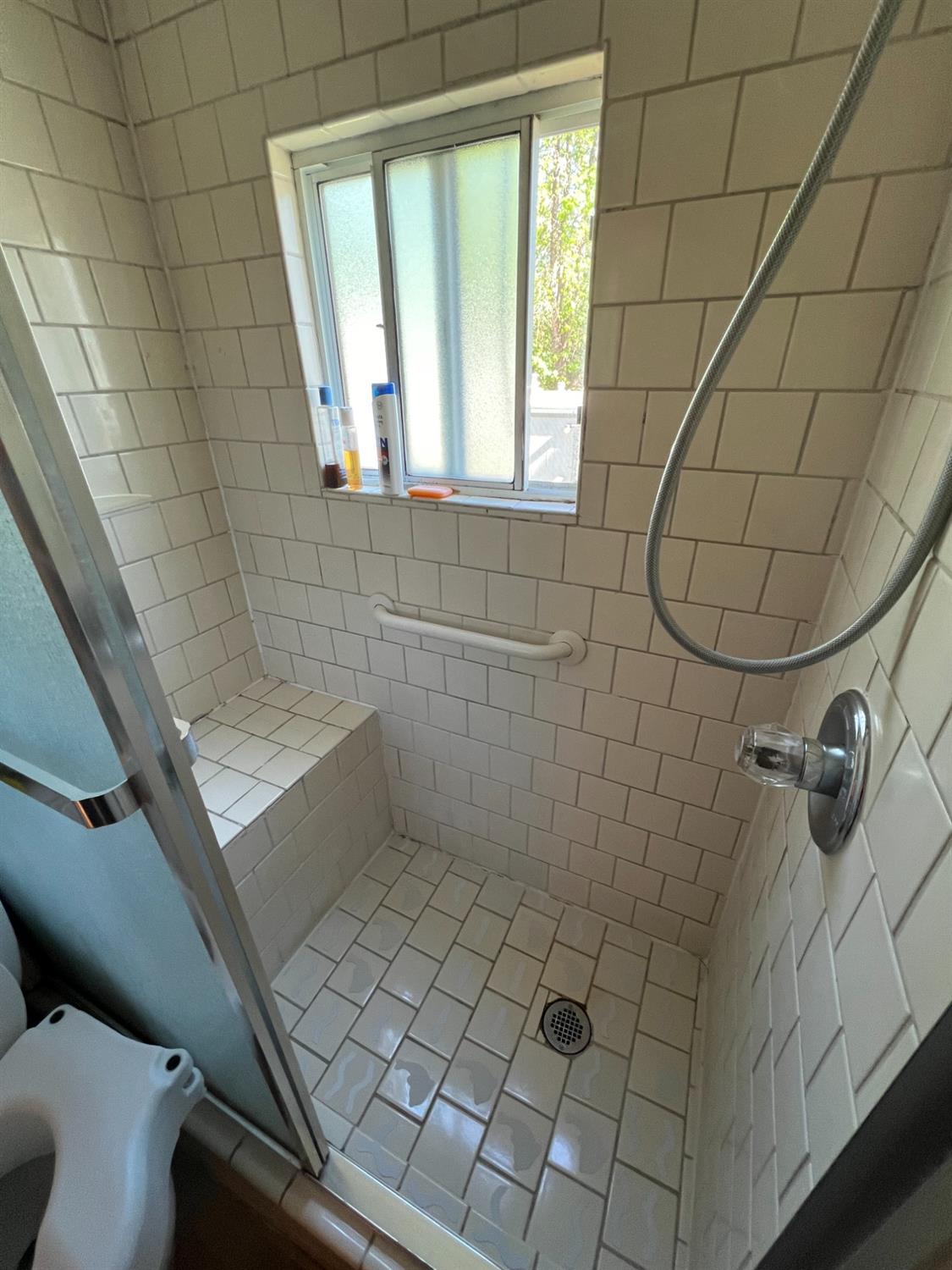 1525 Cold Springs Road 8