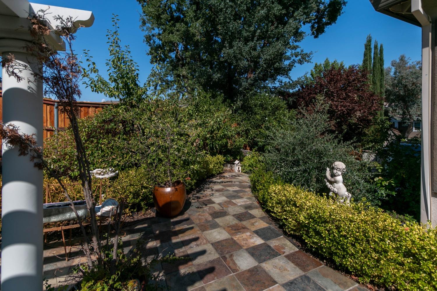 2607 Francisco Drive