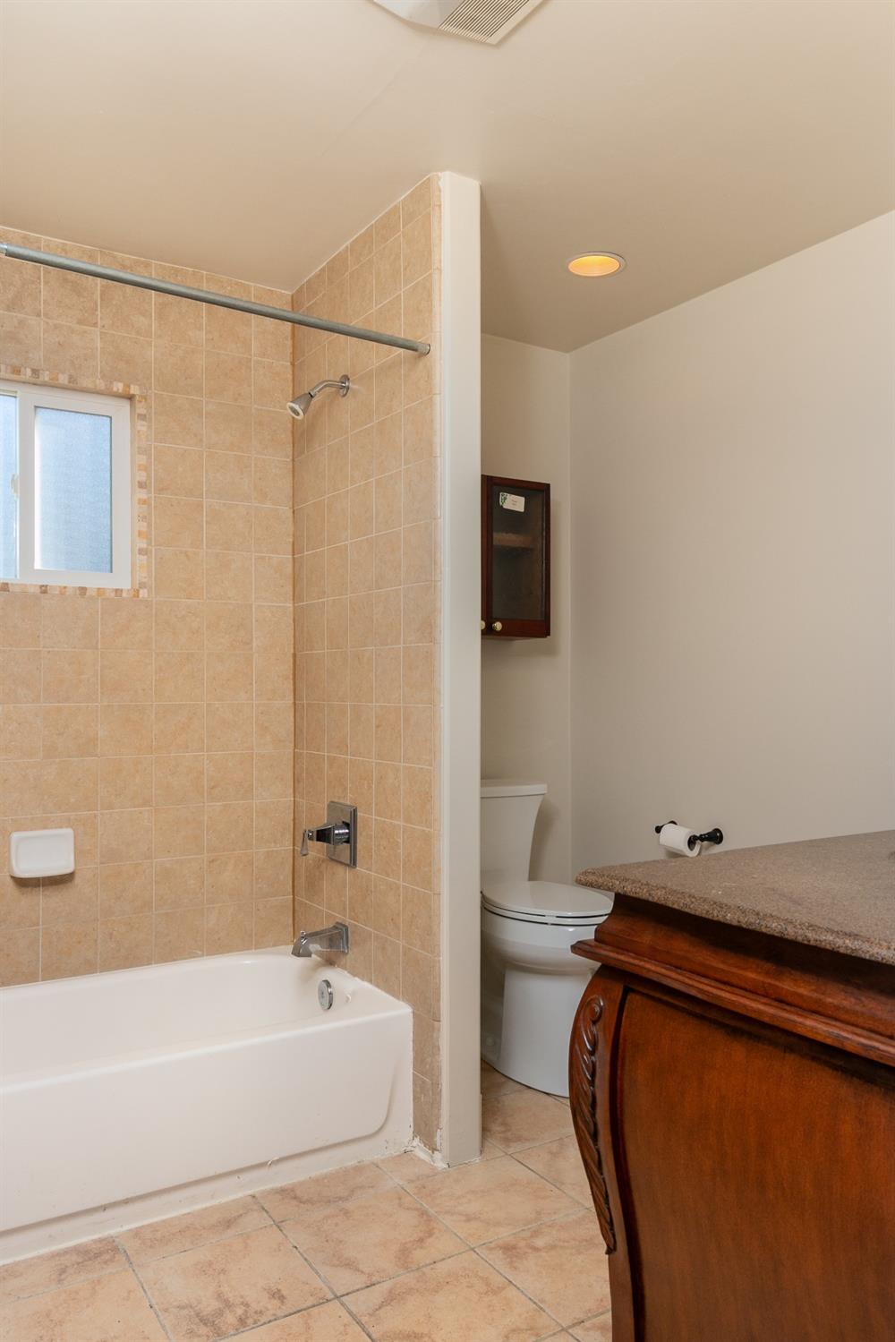 1012 Bridgeview Drive