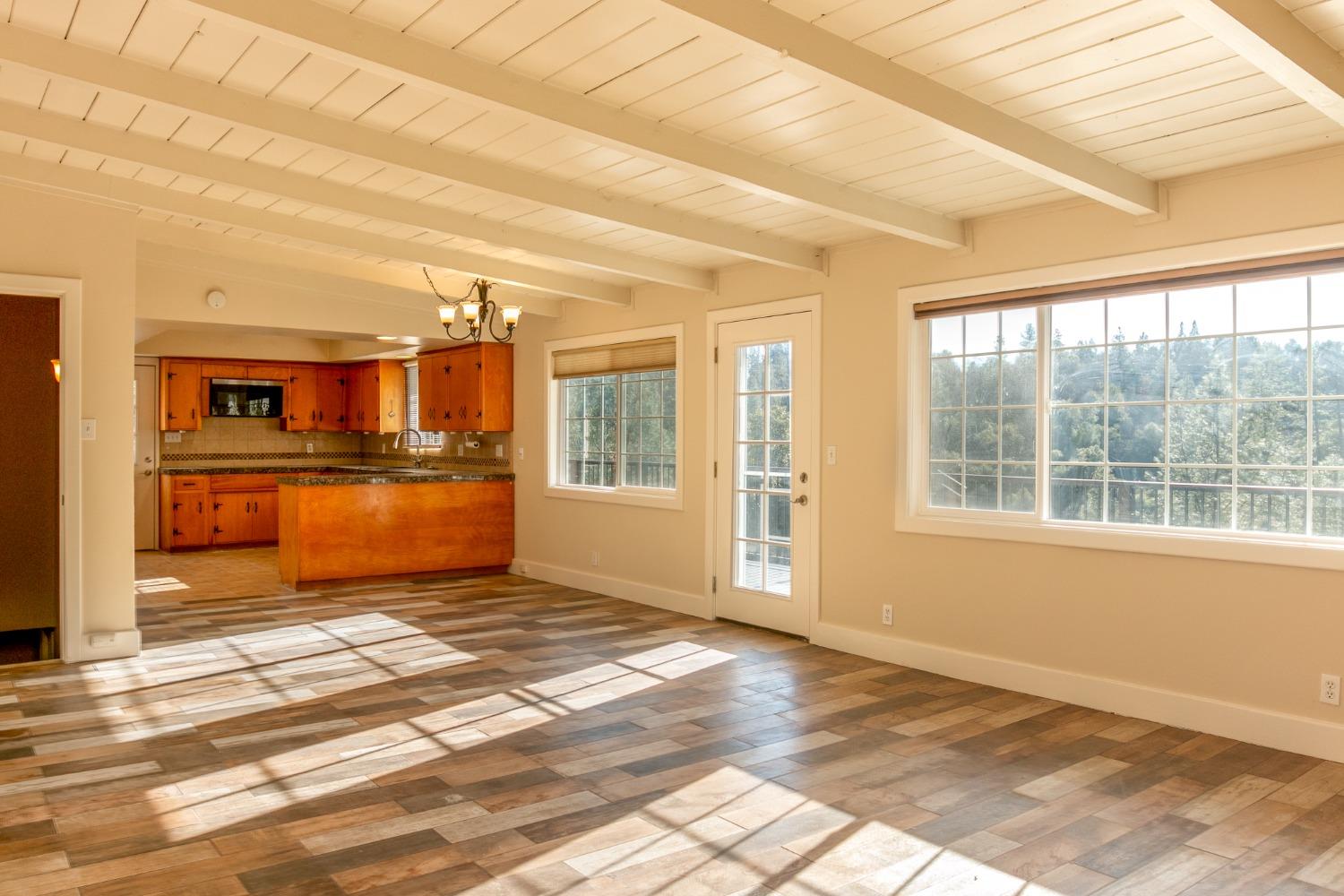 1012 Bridgeview Drive