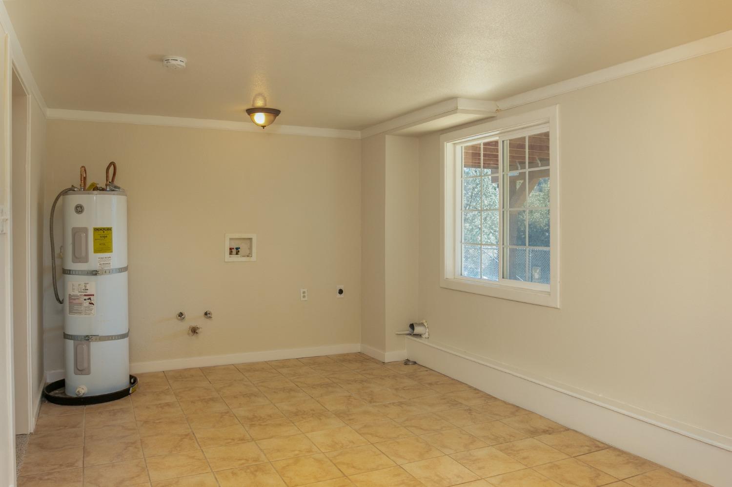 1012 Bridgeview Drive