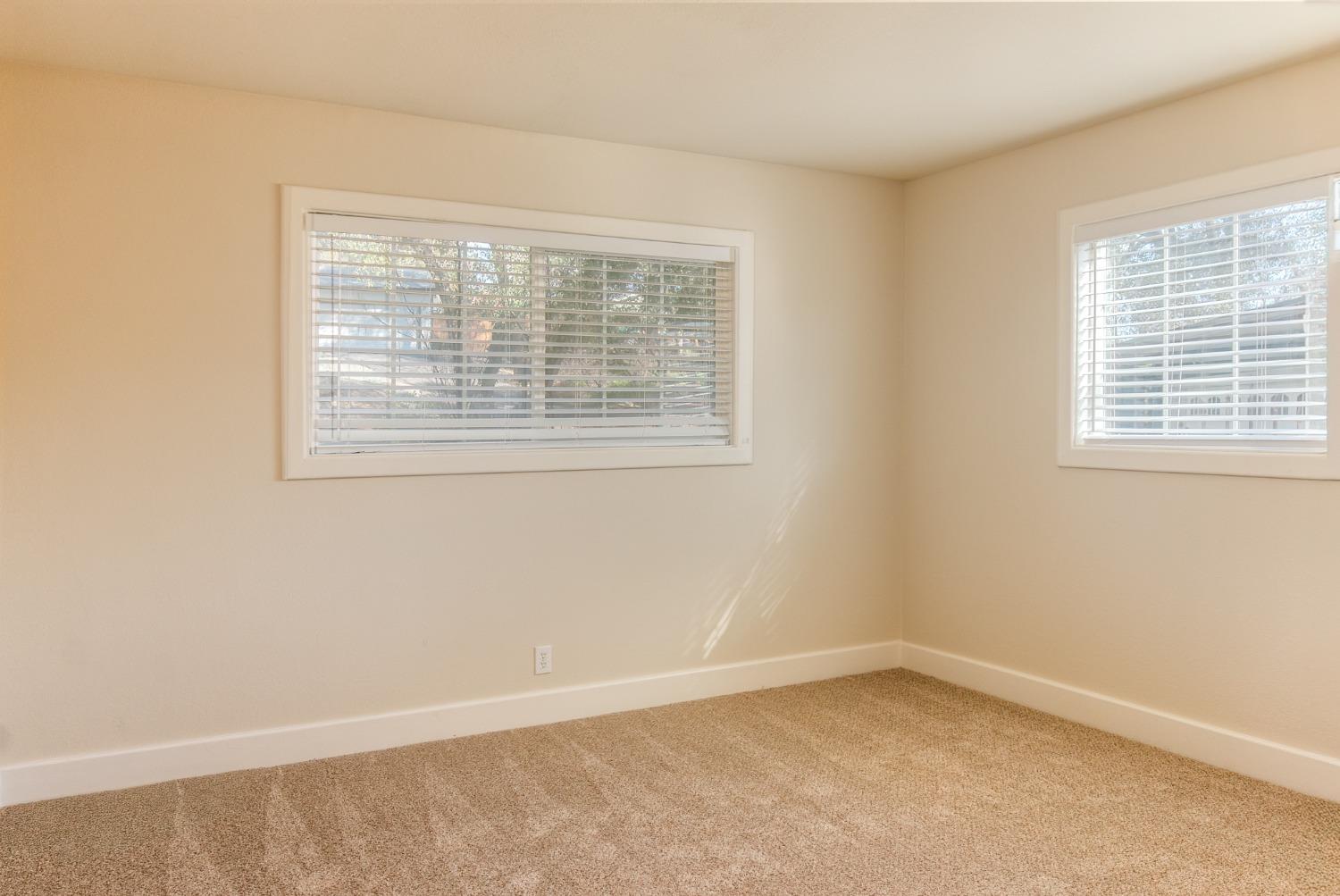 1012 Bridgeview Drive