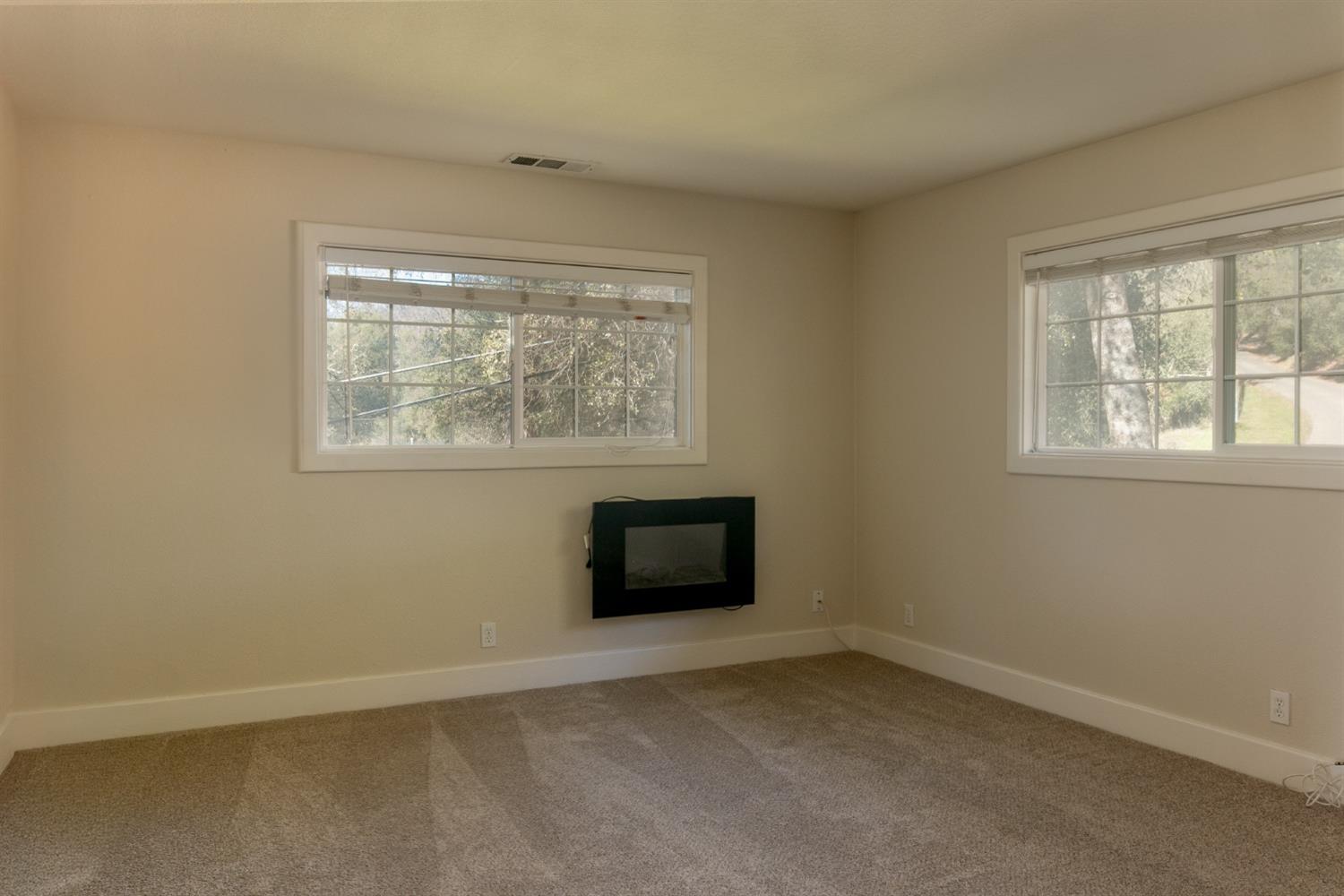 1012 Bridgeview Drive