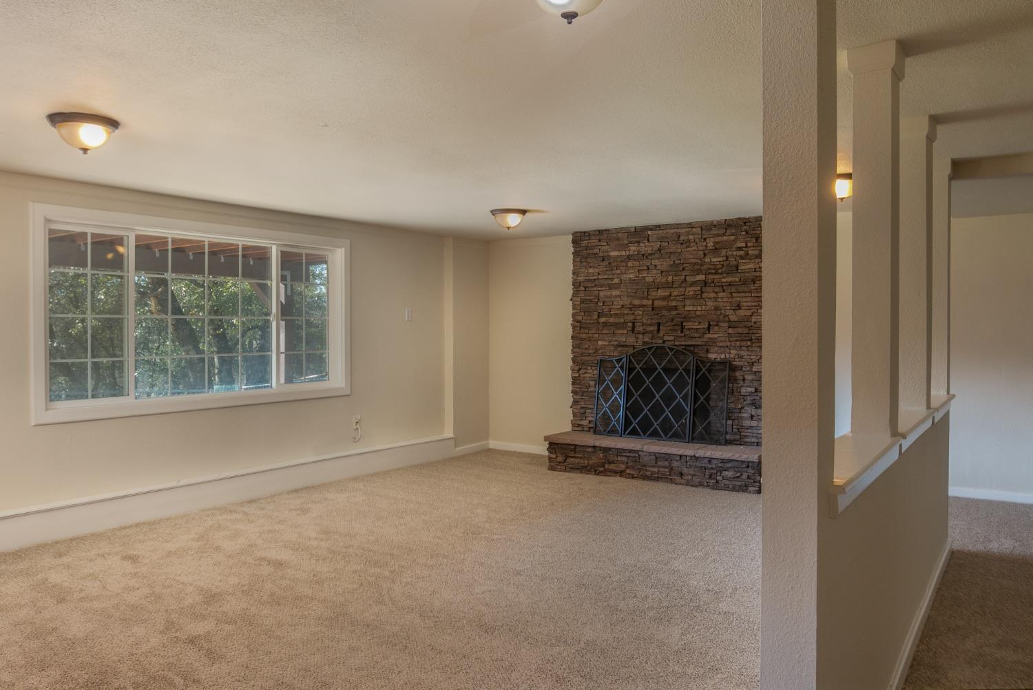 1012 Bridgeview Drive