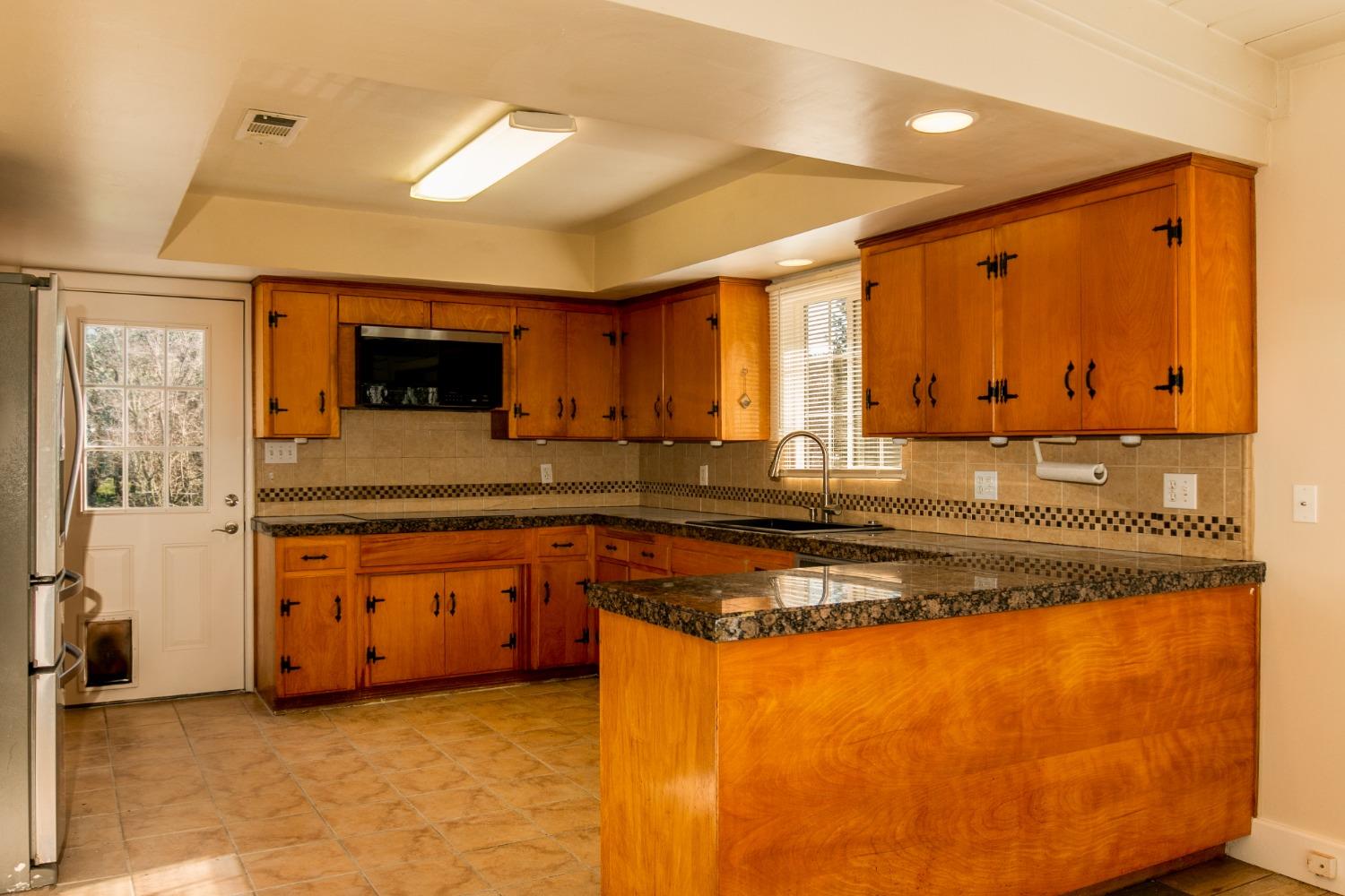 1012 Bridgeview Drive