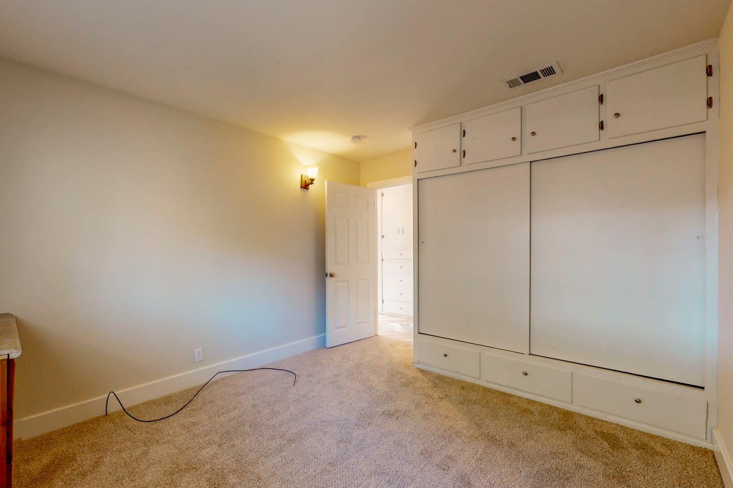 1012 Bridgeview Drive