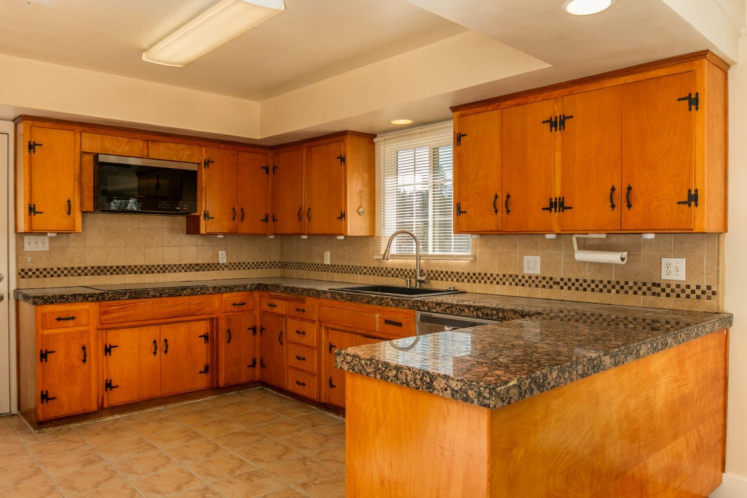 1012 Bridgeview Drive