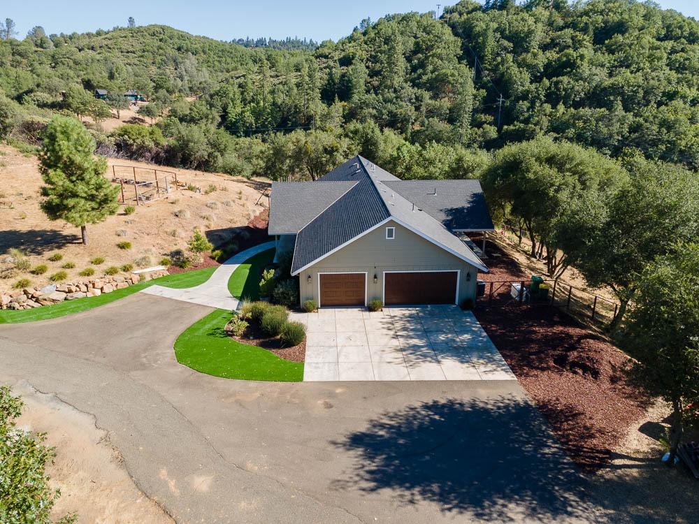 1072 Champagne Lane