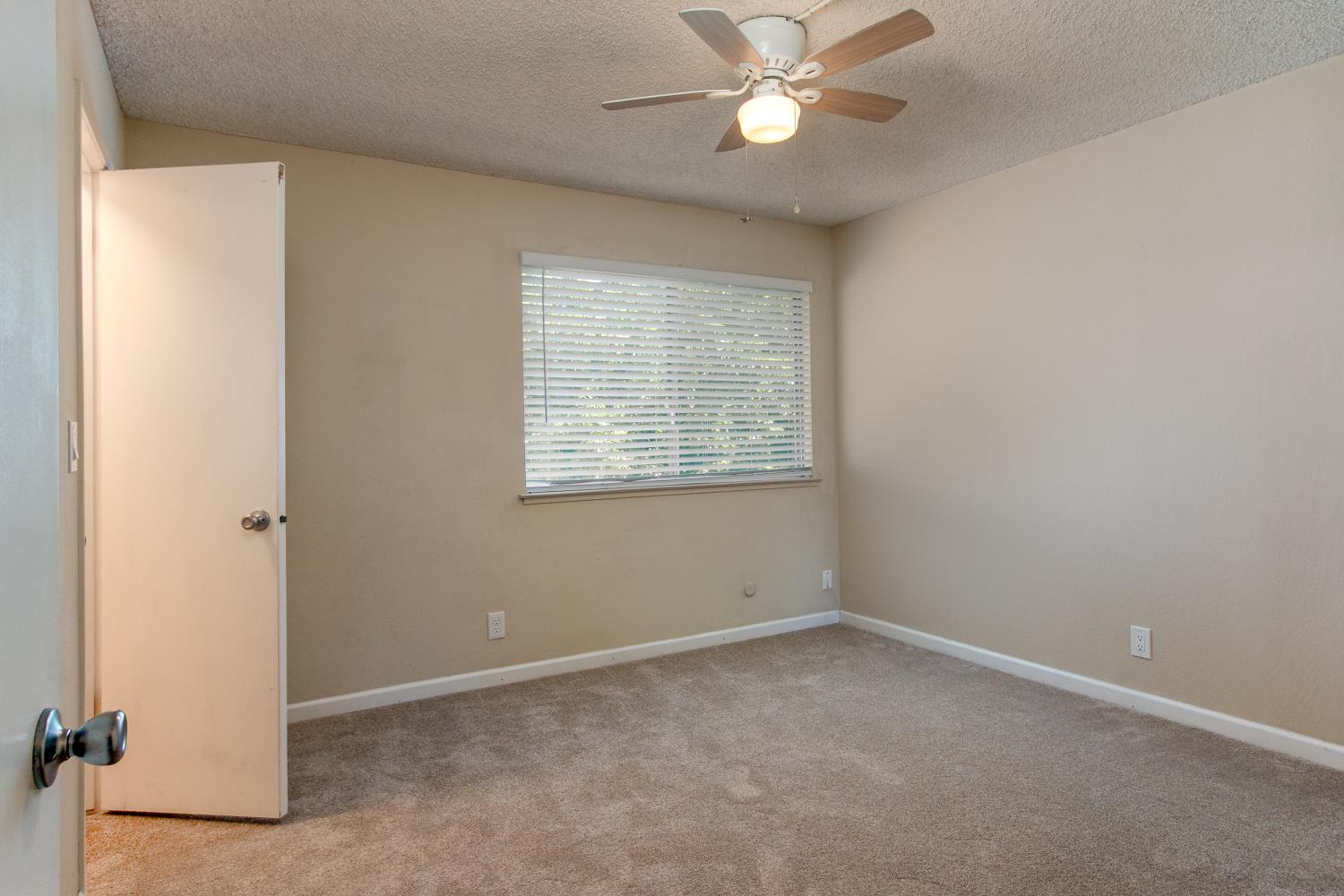 5822 Shadow Creek Drive 3