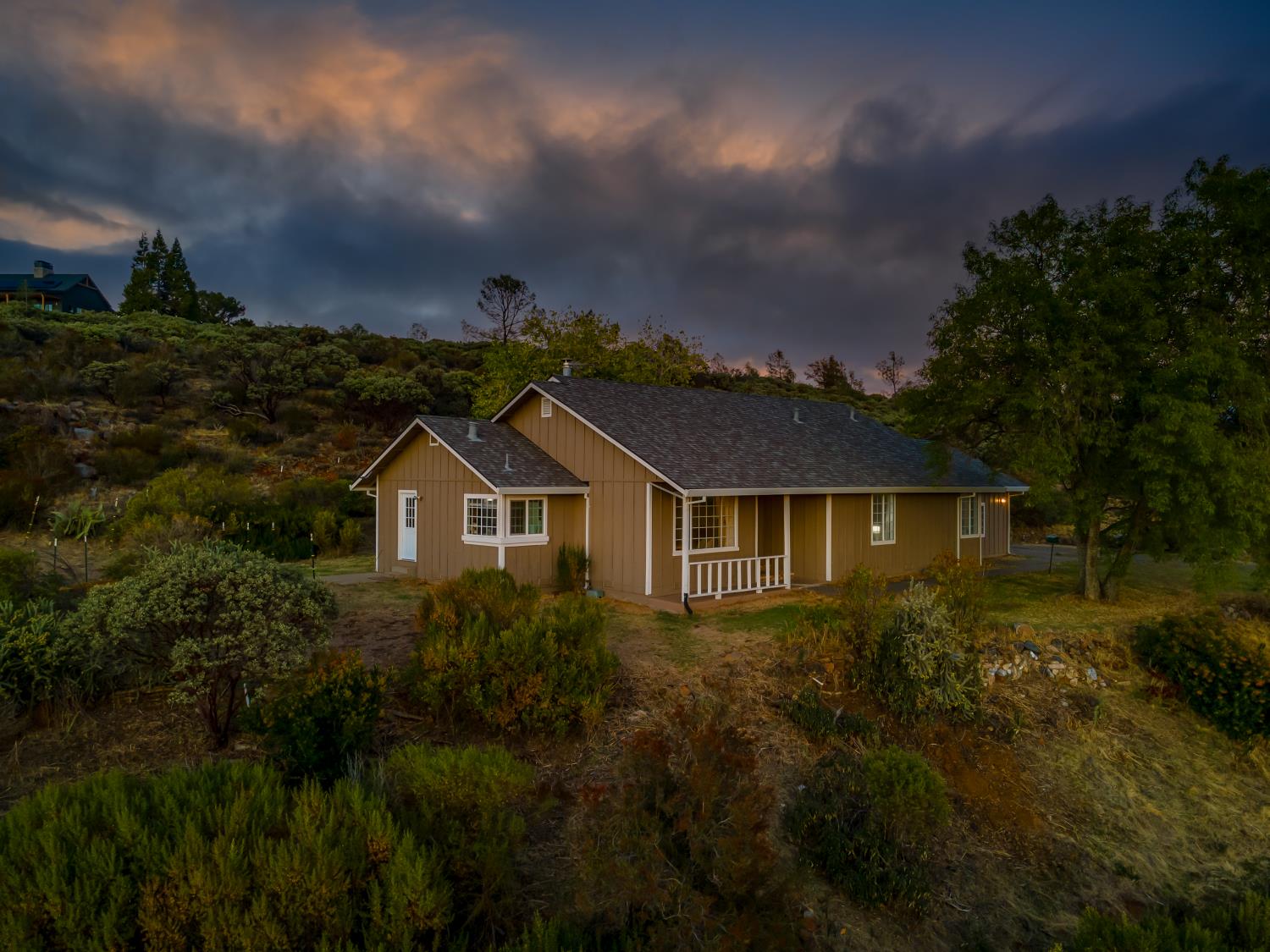 3834 Loma Drive