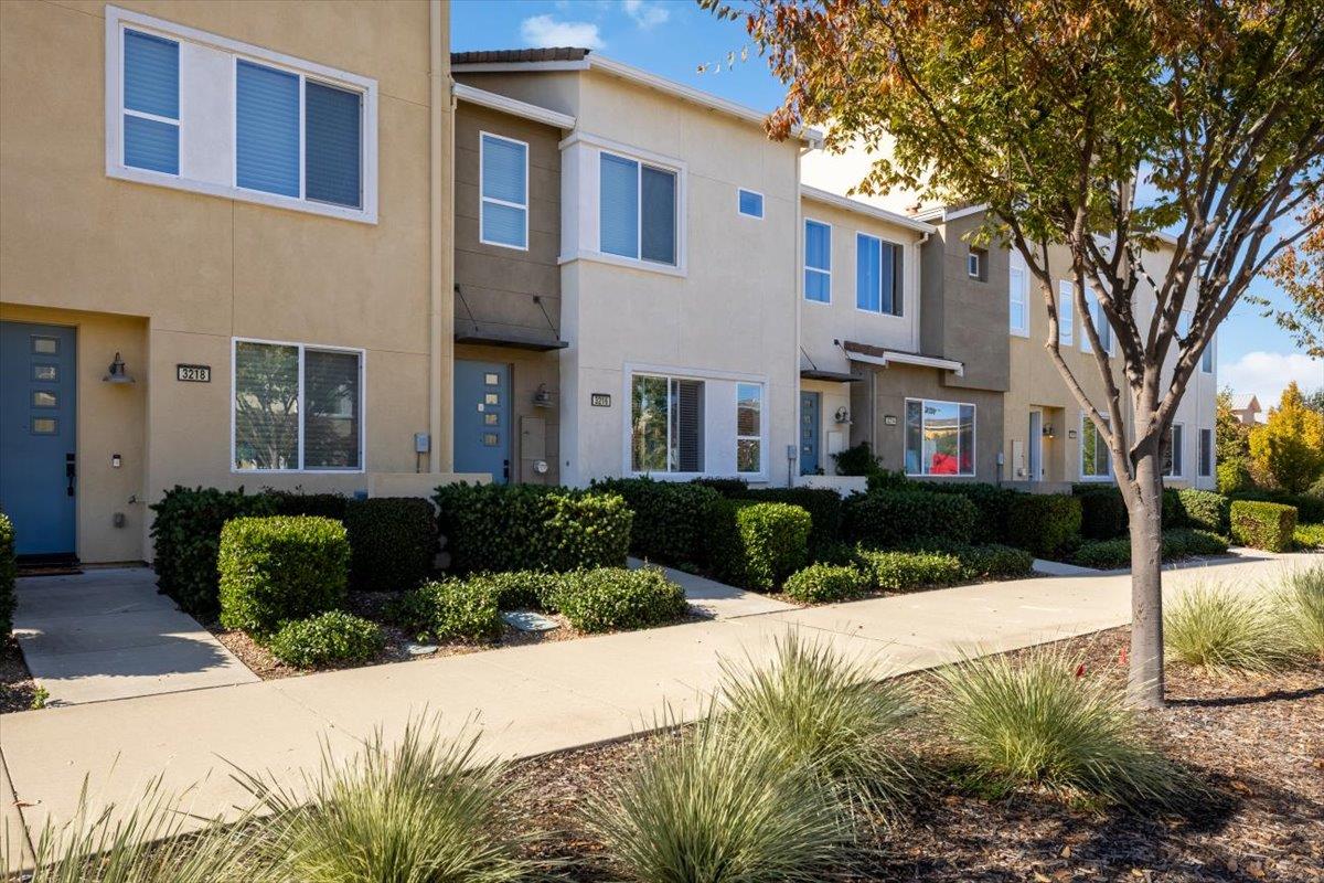 3216 Bridgeway Drive