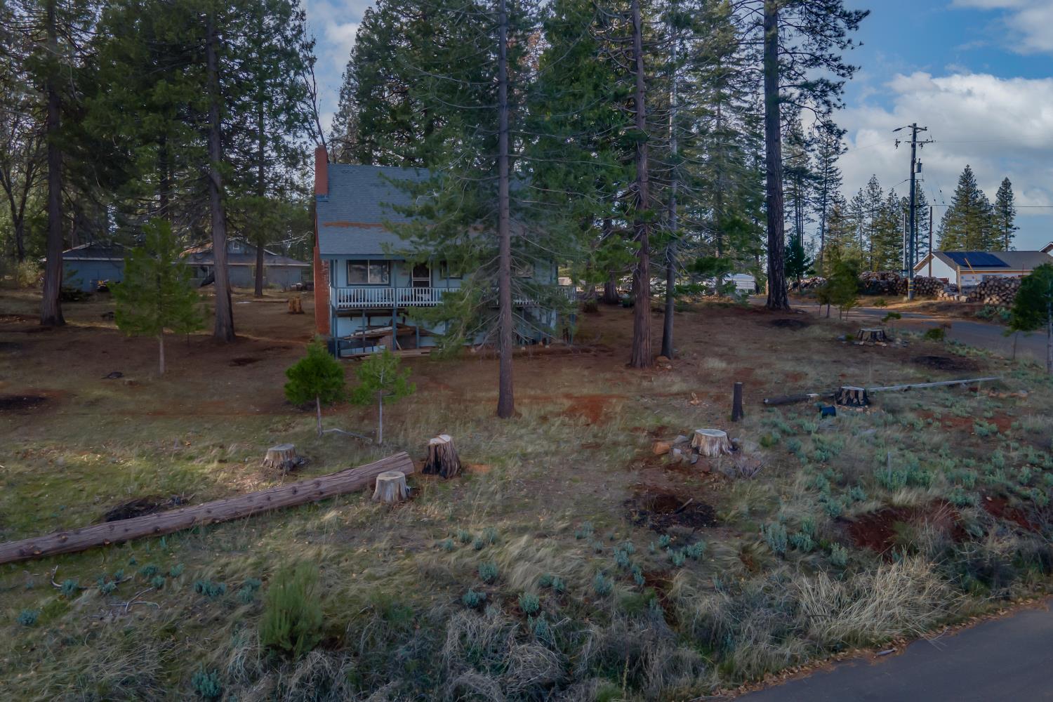 5087 Woodridge Drive