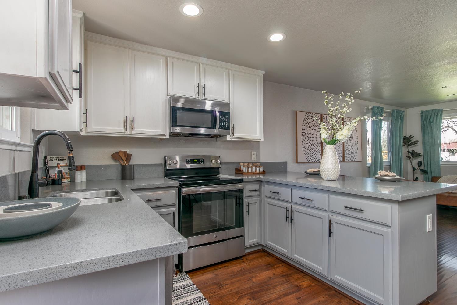 6290 El Dorado Street