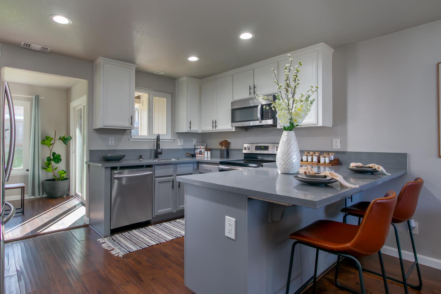 6290 El Dorado Street