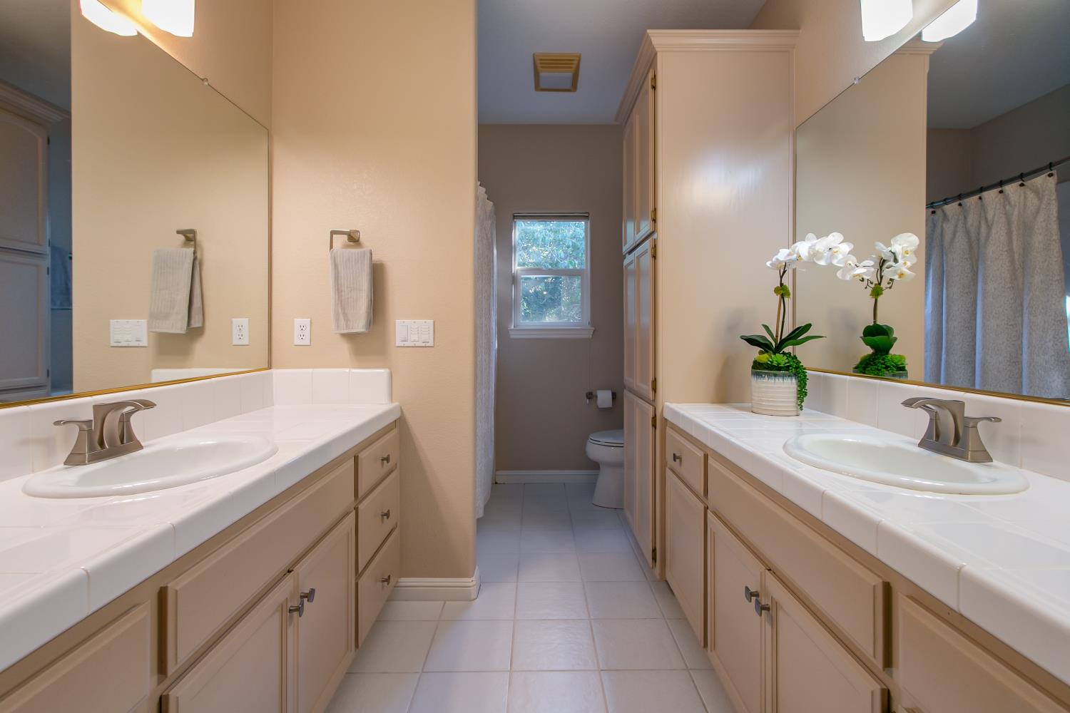 3287 Knollridge Drive