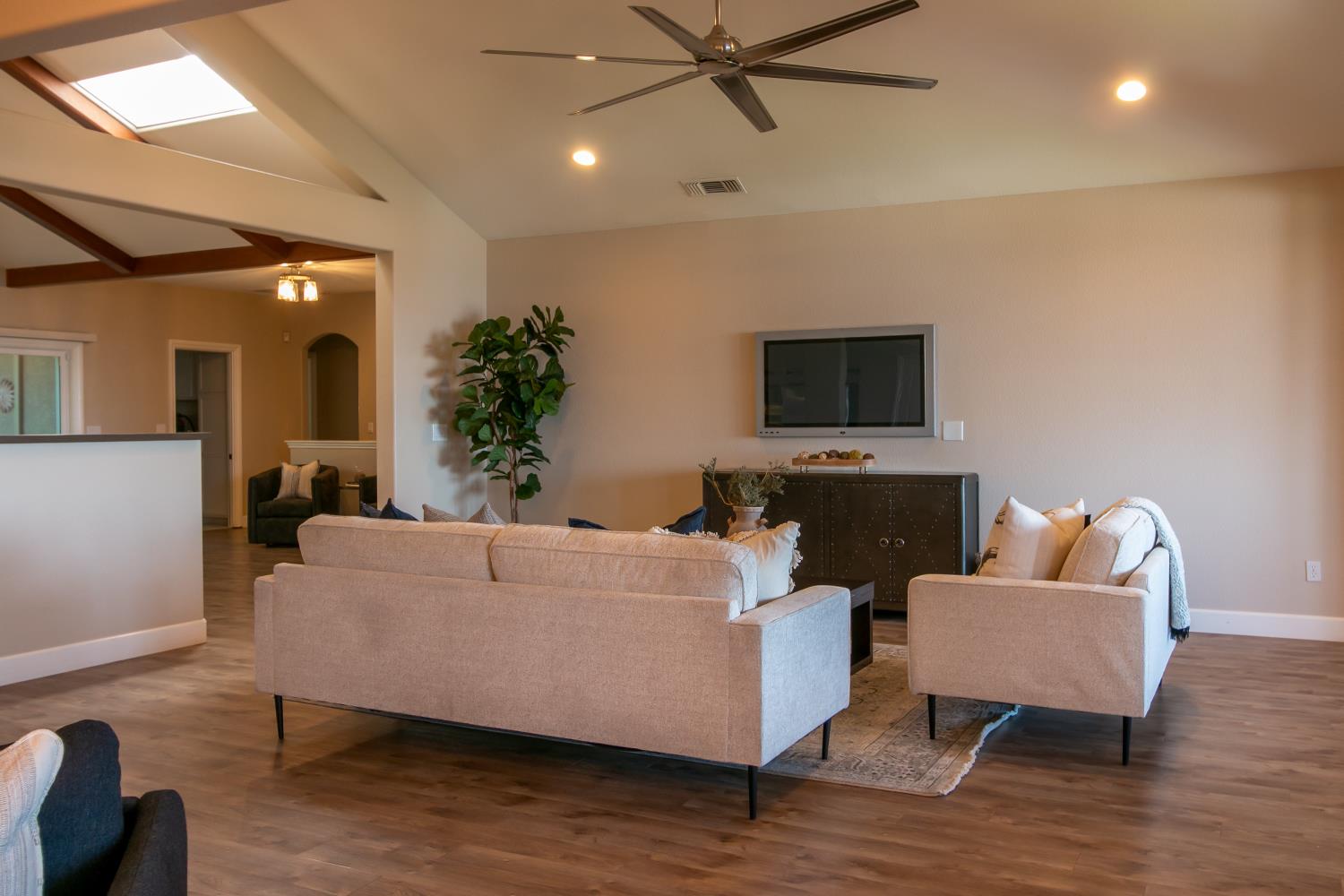 3287 Knollridge Drive