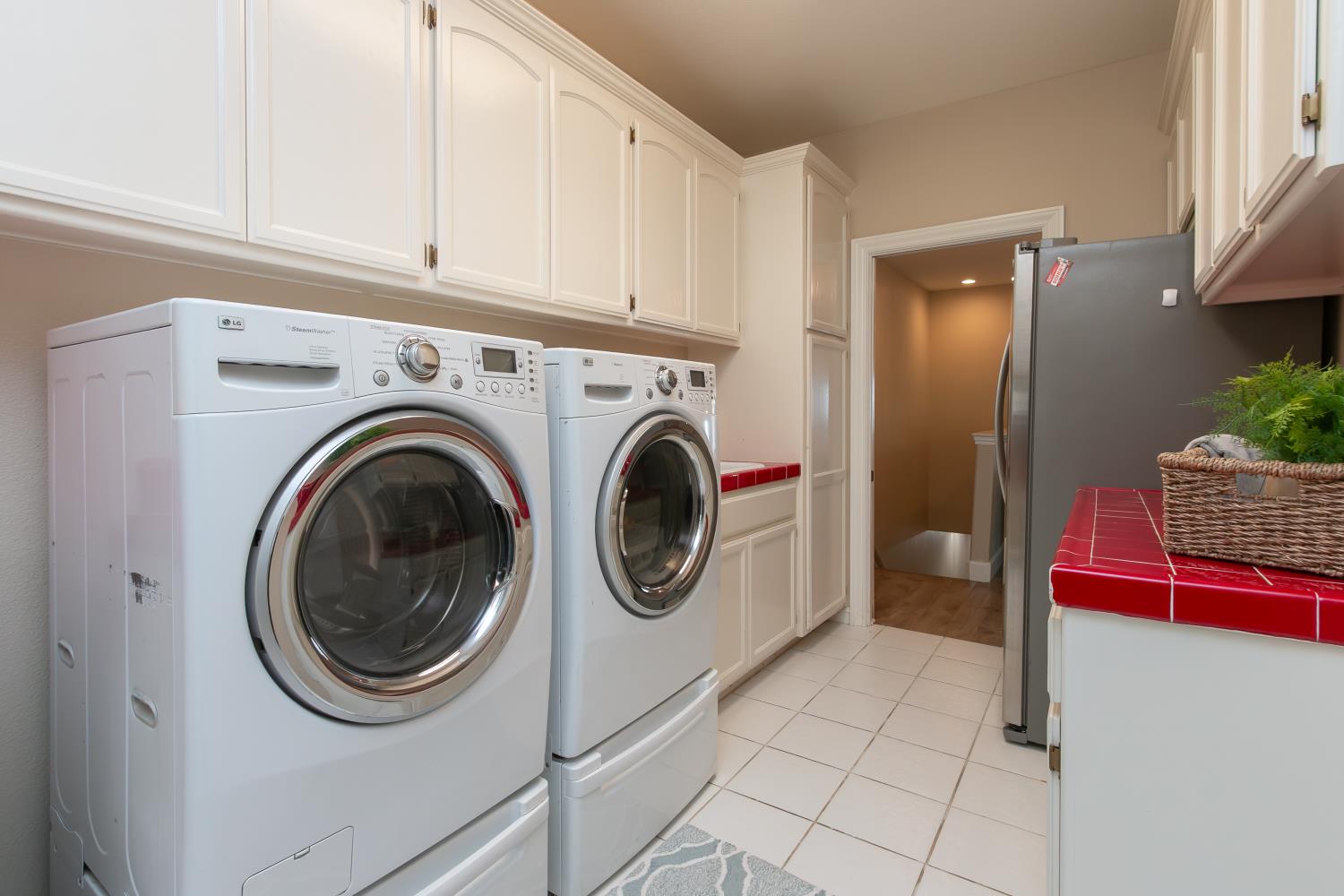 3287 Knollridge Drive