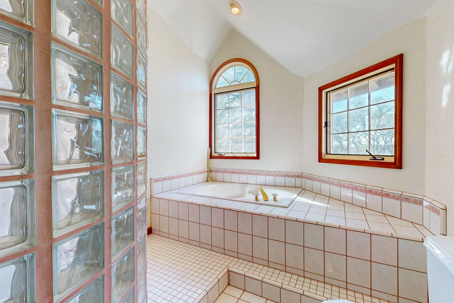 2467 Highland Hills Drive