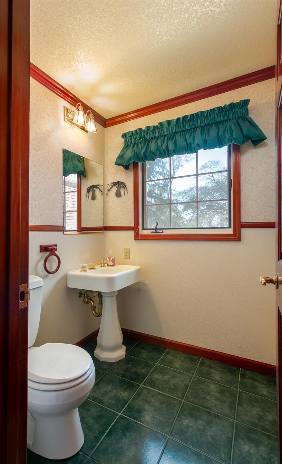 2467 Highland Hills Drive