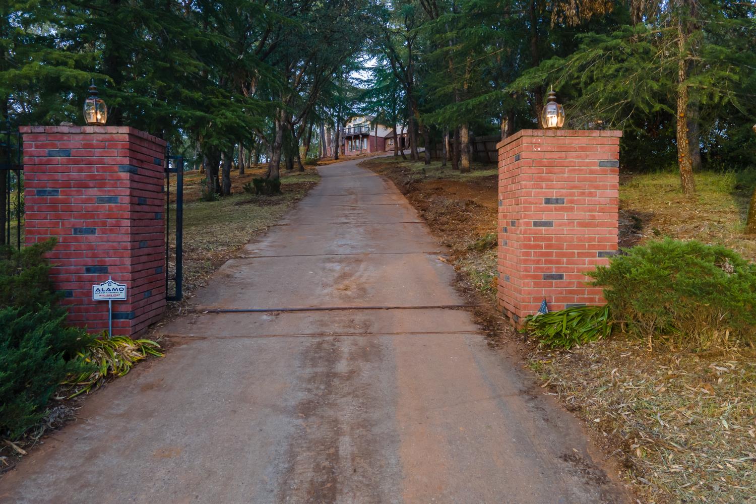 2467 Highland Hills Drive