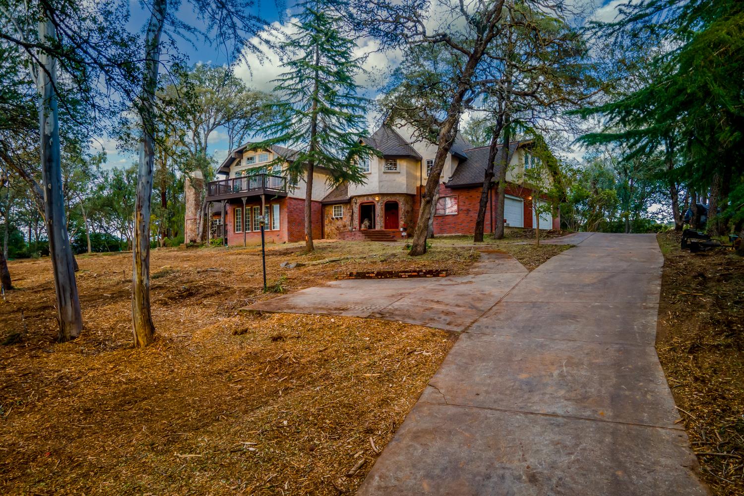 2467 Highland Hills Drive