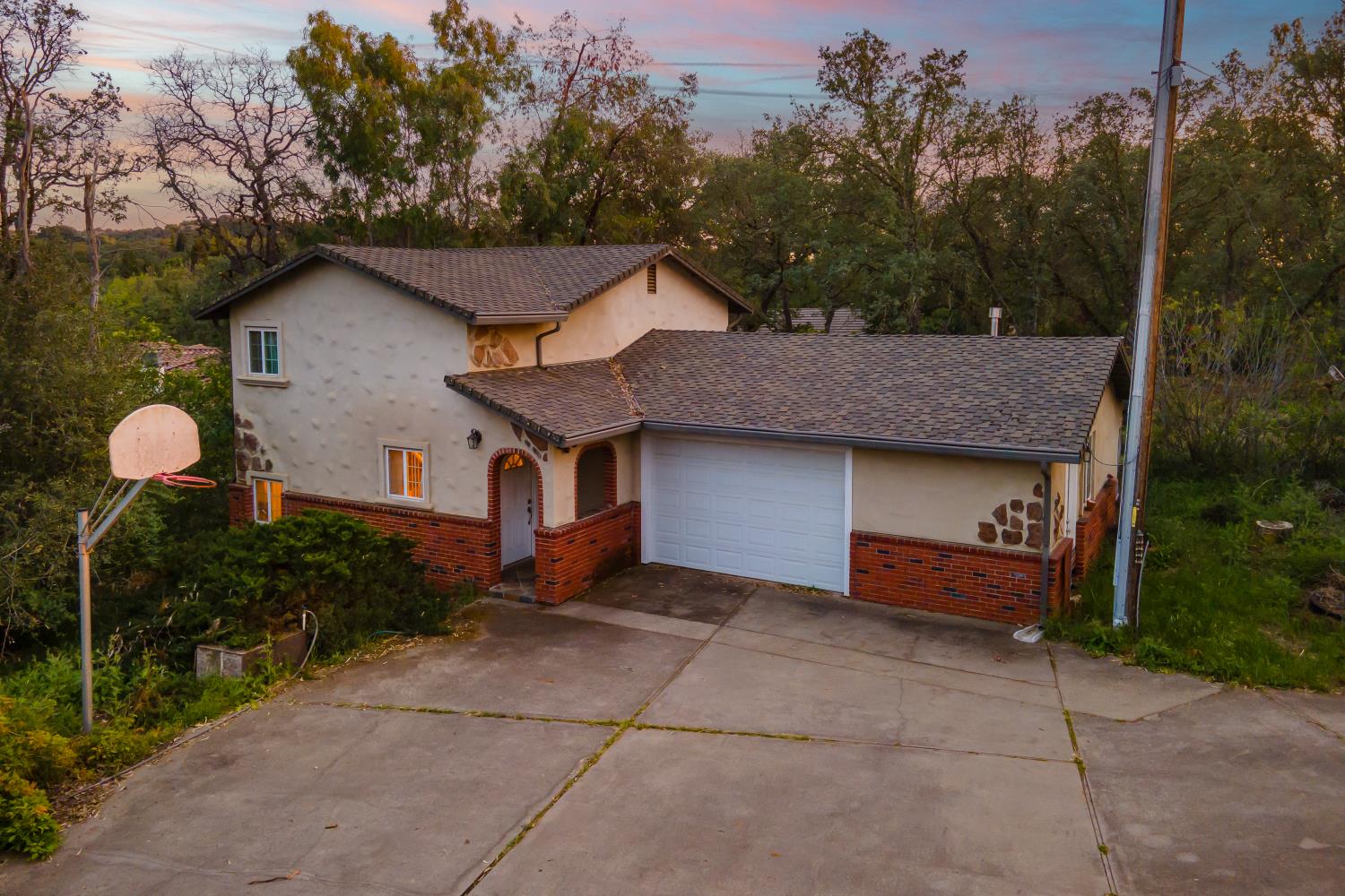 2467 Highland Hills Drive