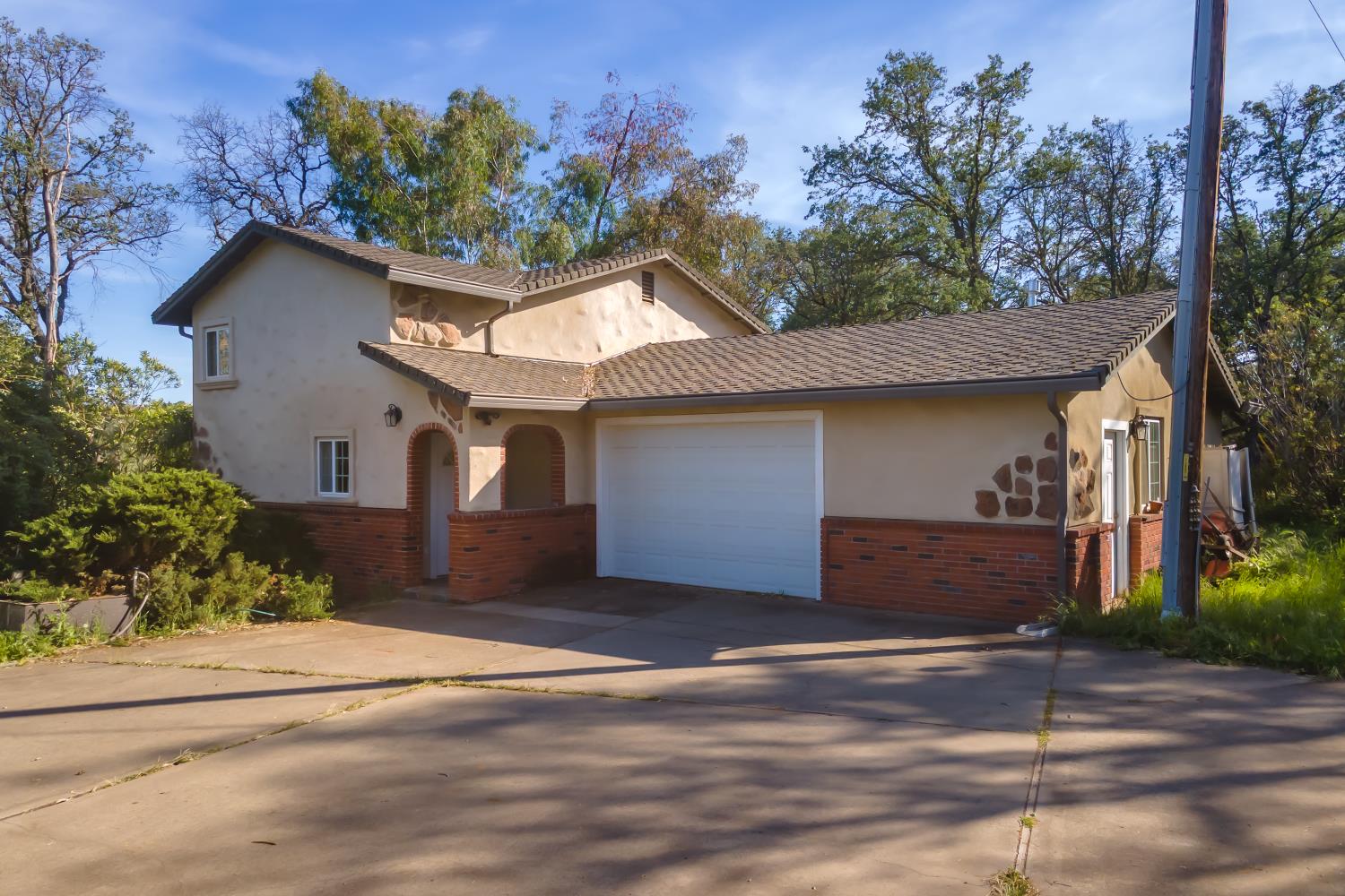 2467 Highland Hills Drive