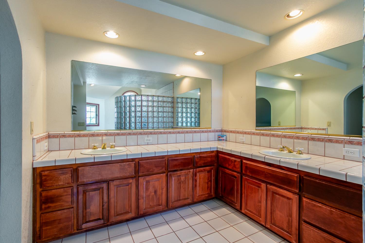 2467 Highland Hills Drive