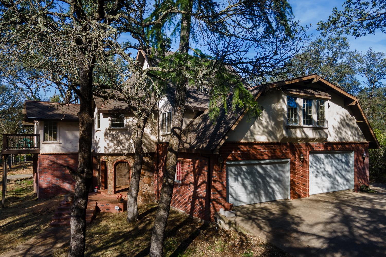 2467 Highland Hills Drive