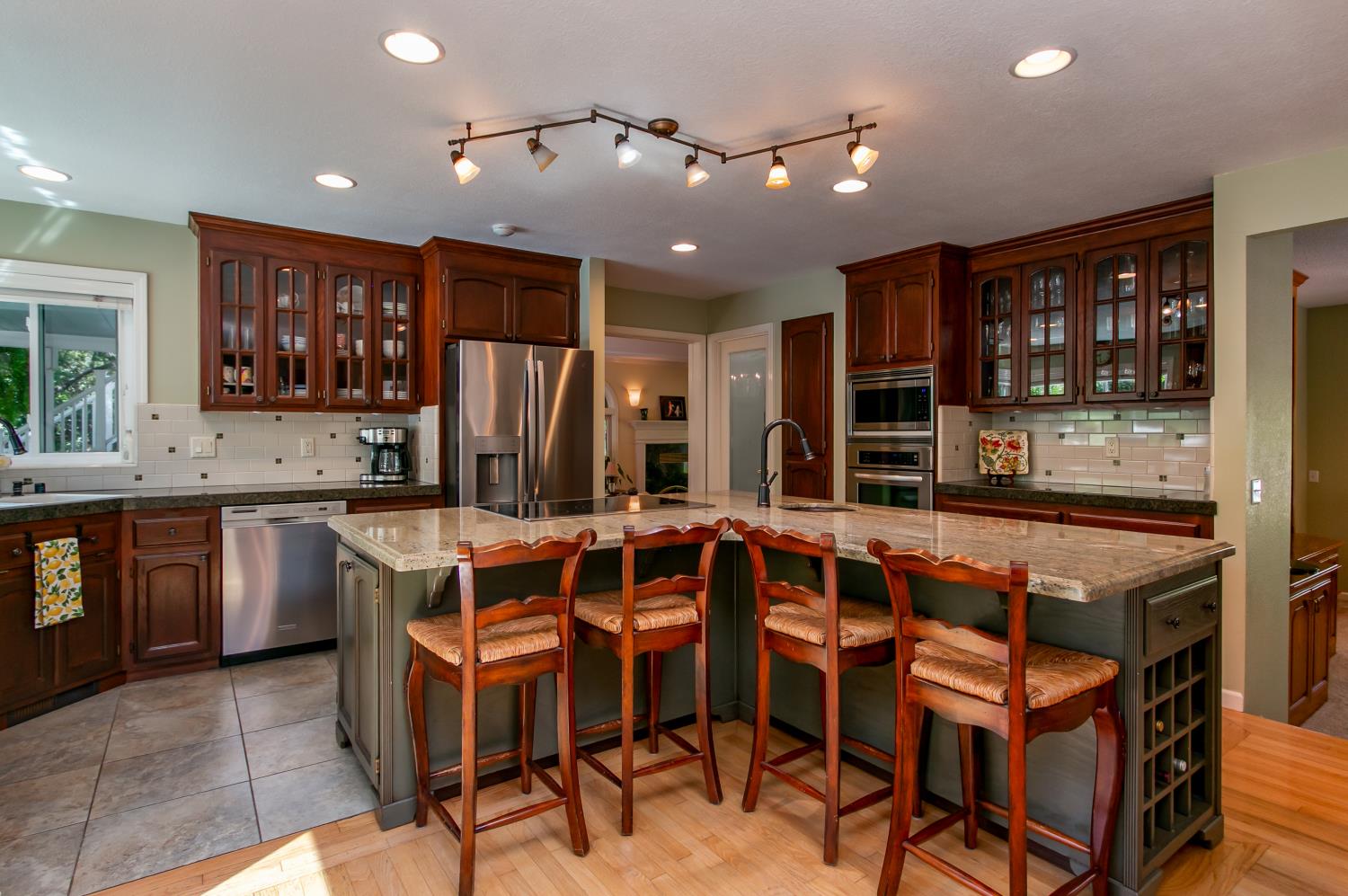 3430 Grandview Circle